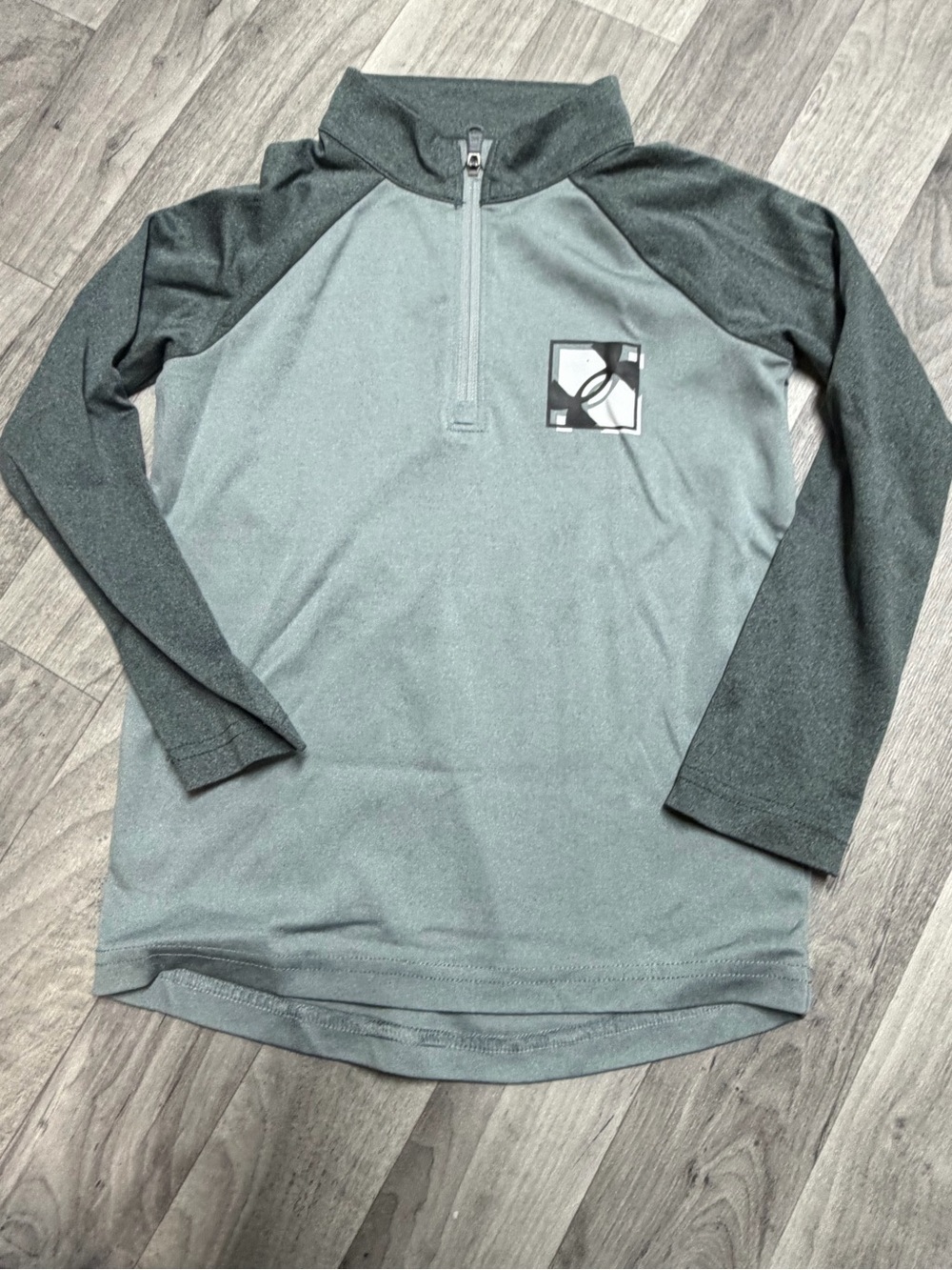 Under Armour kid Two-Tone Half-Zip Pullover - Green/Charcoal